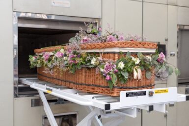 Cercueil dans le funérarium